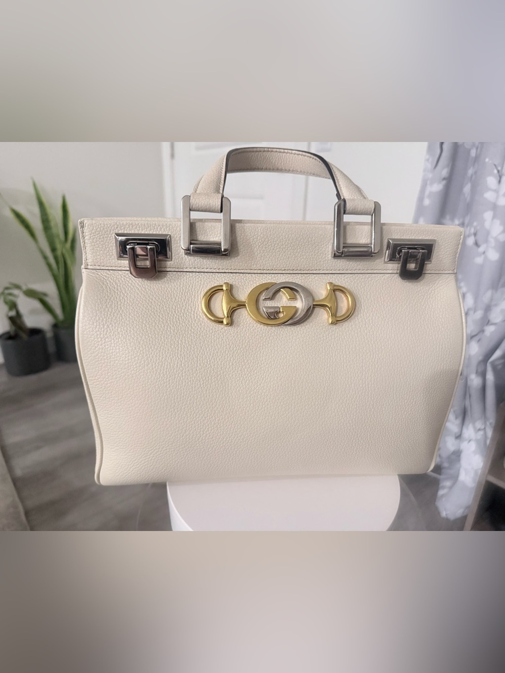 Pre-owned Gucci Cream Leather Top-Handle Satchel with Mixed Metal Horsebit